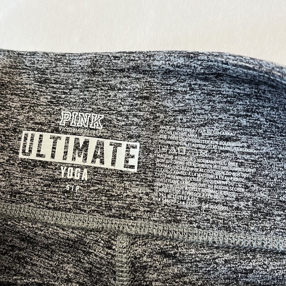 PINK VS Ultimate Yoga Crops - Picture 7 of 10